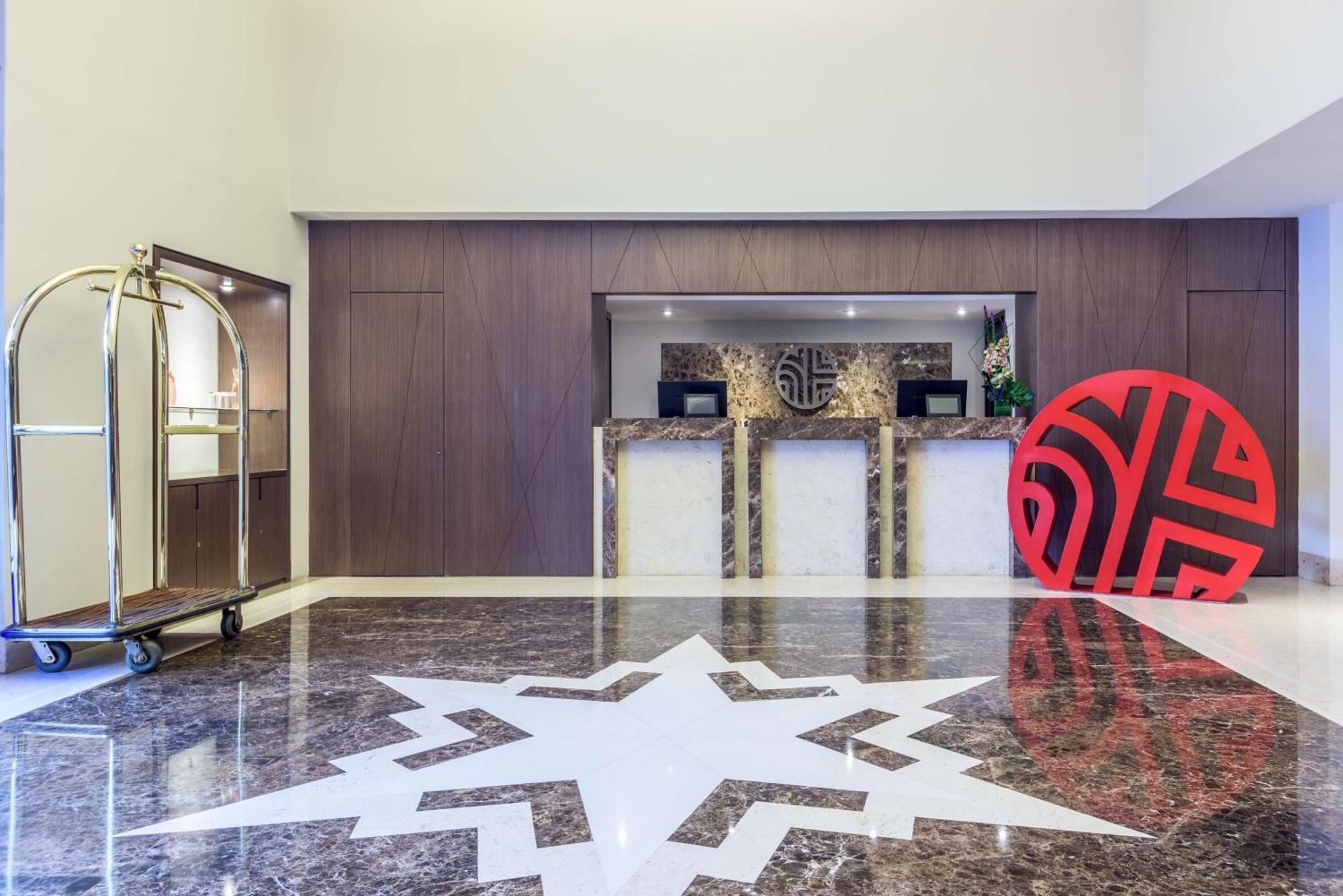 Nh Collection Bogota Andino Royal Hotel Exterior foto The lobby of the hotel